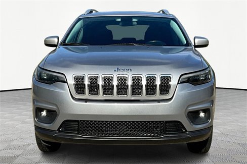 Used 2019 Jeep Cherokee Latitude w/ Cold Weather Group image 2