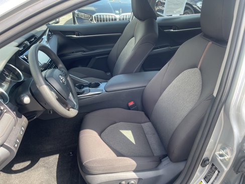Used 2020 Toyota Camry LE image 13
