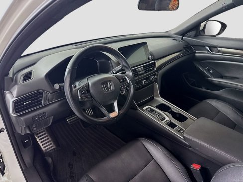 Used 2019 Honda Accord Sport image 9