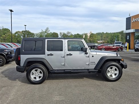 Used 2018 Jeep Wrangler Unlimited Sport S image 10