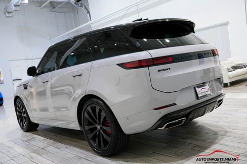 Used 2024 Land Rover Range Rover Sport Dynamic SE image 17