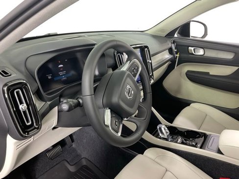 New 2025 Volvo XC40 B5 Plus w/ Protection Package Premier image 22