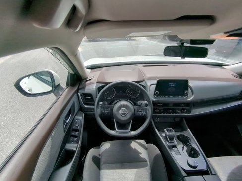 Used 2023 Nissan Rogue SV image 33
