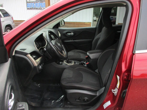 Used 2015 Jeep Cherokee Latitude w/ Comfort/Convenience Group image 16