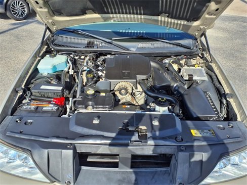 Used 2006 Lincoln Town Car Signature image 3