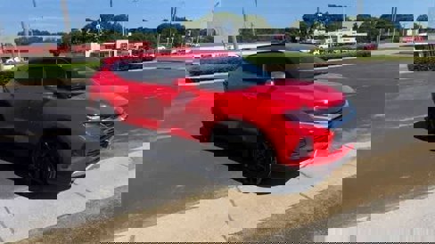 Used 2020 Chevrolet Blazer LT image 2