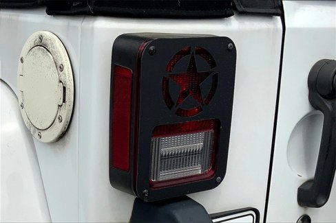 Used 2016 Jeep Wrangler Sahara w/ Connectivity Group image 30