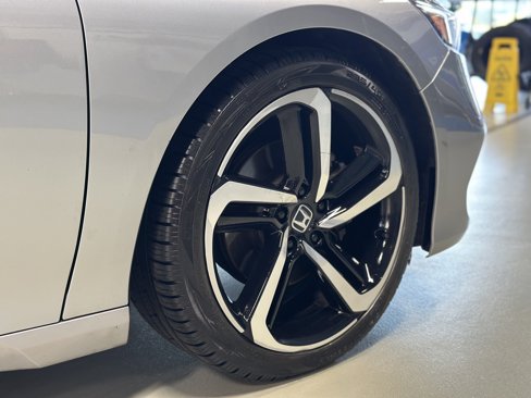Used 2018 Honda Accord Sport image 18