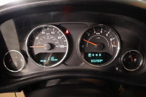 Used 2016 Jeep Wrangler Sahara image 4
