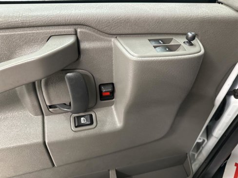 Used 2023 GMC Savana 2500 Extended w/ Driver Convenience Package image 11