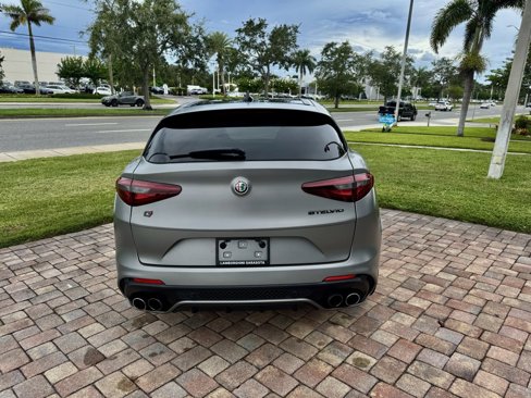 Used 2019 Alfa Romeo Stelvio Quadrifoglio image 6