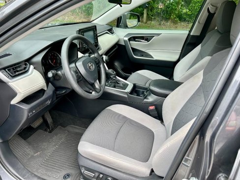 Used 2020 Toyota RAV4 XLE image 14