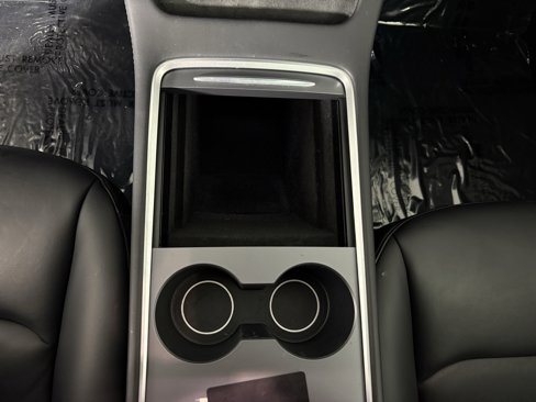 Used 2022 Tesla Model Y Long Range image 19
