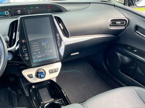Used 2017 Toyota Prius Prime Premium image 22