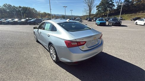 Used 2017 Chevrolet Malibu LT image 6
