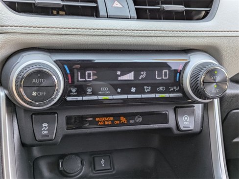 Used 2020 Toyota RAV4 XLE image 20