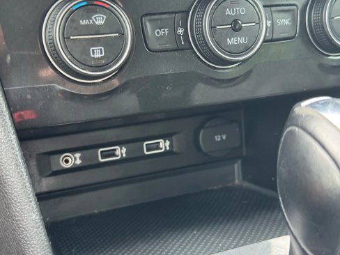 Used 2018 Volkswagen Tiguan SE w/ 3rd Row Seat Package image 24