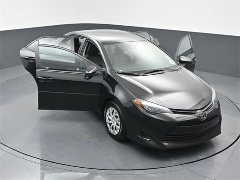 Used 2019 Toyota Corolla LE image 25