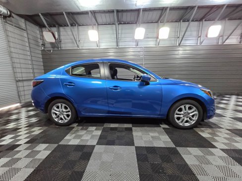 Used 2018 Toyota Yaris iA image 9