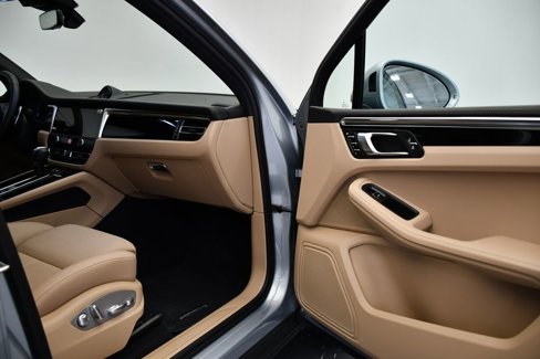 Certified 2023 Porsche Macan image 48