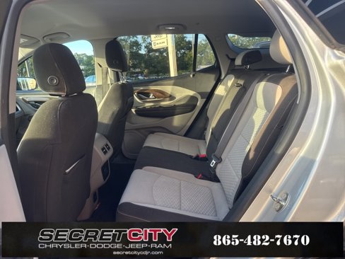 Used 2018 GMC Terrain SLE w/ Driver Convenience Package image 16