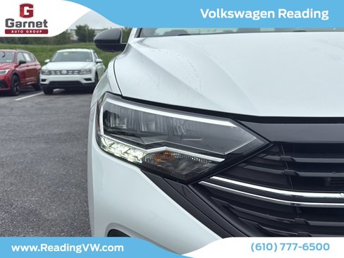 Certified 2024 Volkswagen Jetta Sport image 9