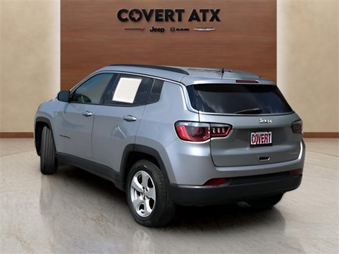 Used 2019 Jeep Compass Latitude image 3