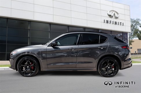 Used 2022 Alfa Romeo Stelvio Veloce image 4