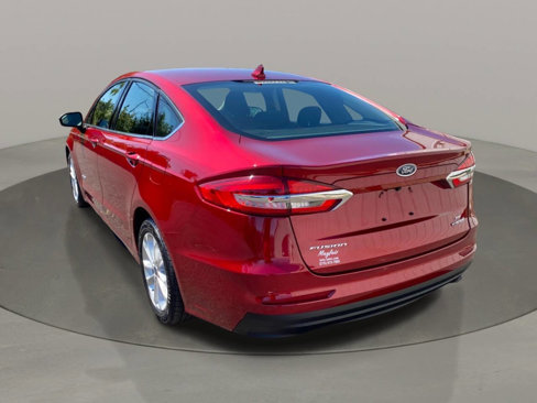 Used 2019 Ford Fusion SE image 4