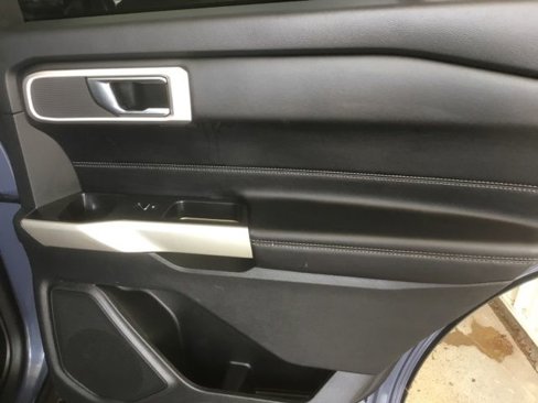Used 2021 Ford Explorer XLT w/ Equipment Group 202A image 9