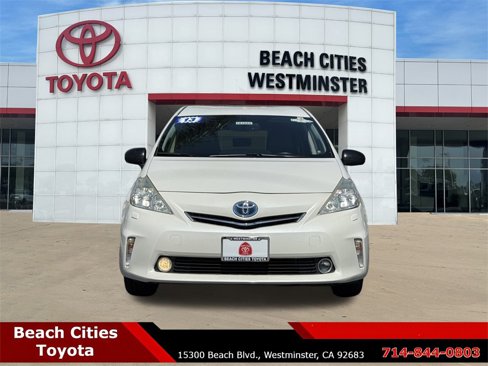 Used 2013 Toyota Prius V Five image 4