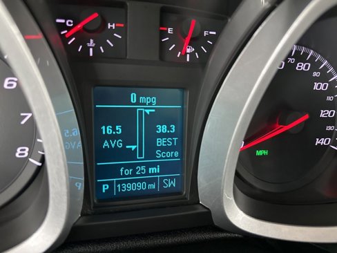 Used 2017 Chevrolet Equinox LT image 36