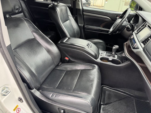 Used 2018 Toyota Highlander AWD V6 image 18