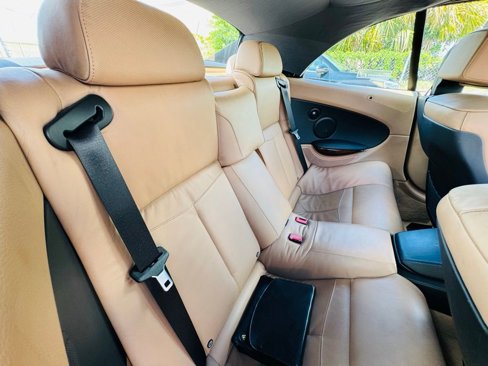 Used 2010 BMW 650i Convertible image 27
