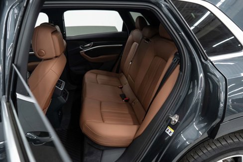 Used 2021 Audi e-tron Premium image 30