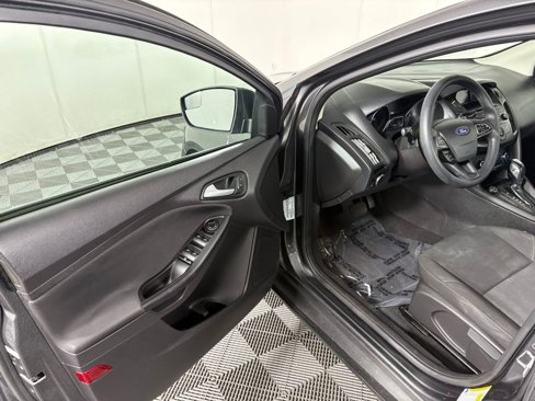 Used 2015 Ford Focus SE image 11