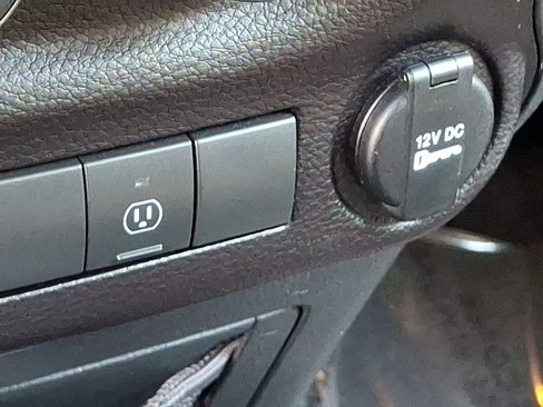 Used 2015 Jeep Wrangler Unlimited Sahara w/ Connectivity Group image 27