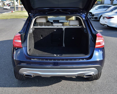 Used 2017 Mercedes-Benz GLA 250 4MATIC w/ Premium Package image 10