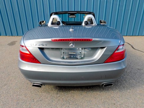 Used 2013 Mercedes-Benz SLK 250 image 4