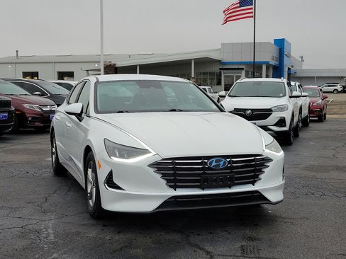 Used 2020 Hyundai Sonata SE image 1