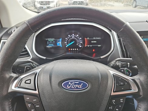 Used 2018 Ford Edge Titanium image 24