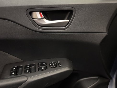Used 2020 Hyundai Accent SE image 9