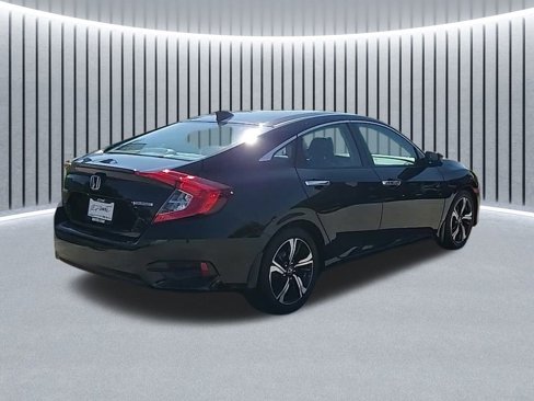 Used 2017 Honda Civic Touring image 5