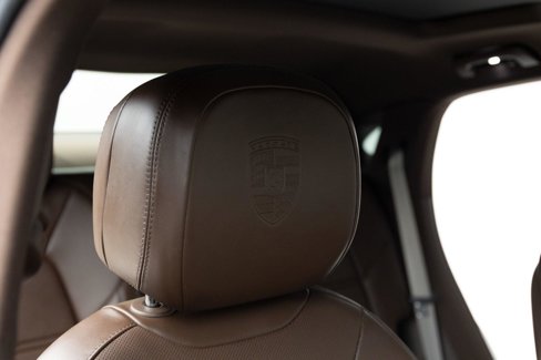 Used 2022 Porsche Cayenne Platinum Edition image 31