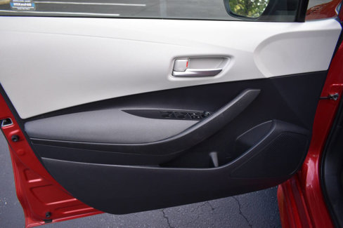 Used 2021 Toyota Corolla LE image 15