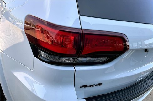 Used 2019 Jeep Grand Cherokee Altitude image 32