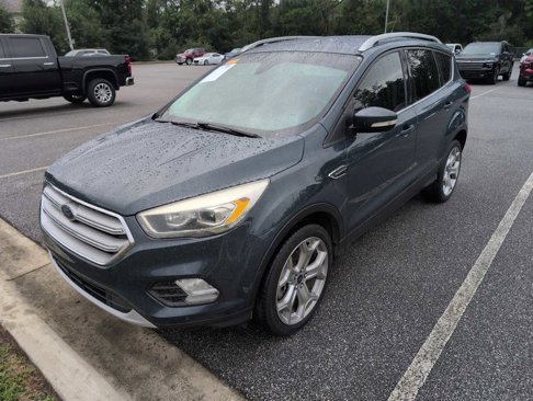 Used 2019 Ford Escape Titanium image 2