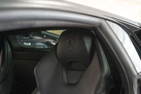 Used 2020 Lamborghini Huracan EVO image 25