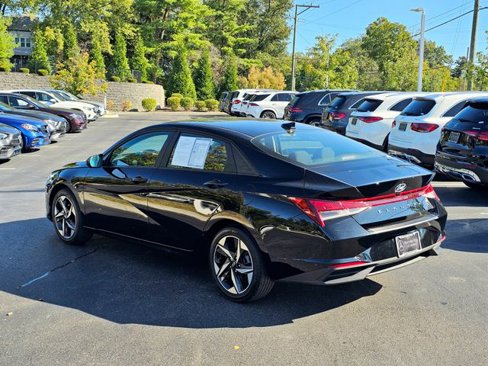 Used 2023 Hyundai Elantra SEL w/ Convenience Package image 12