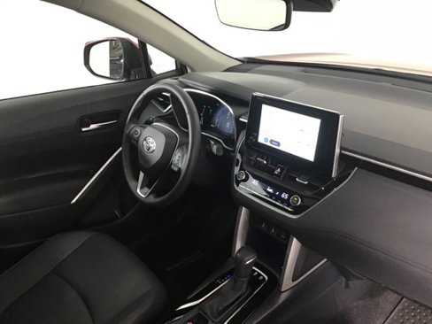 Used 2023 Toyota Corolla Cross XLE image 21